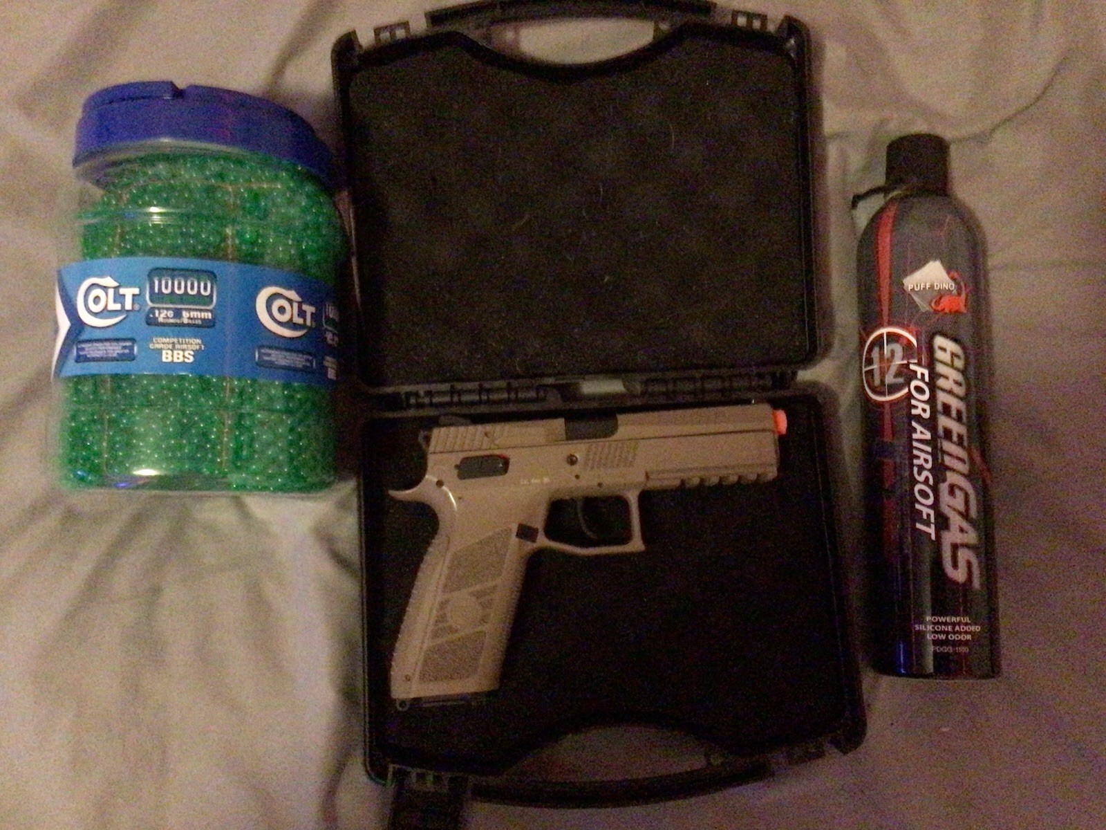 Airsoft Gun With Gas Tank And Rounds