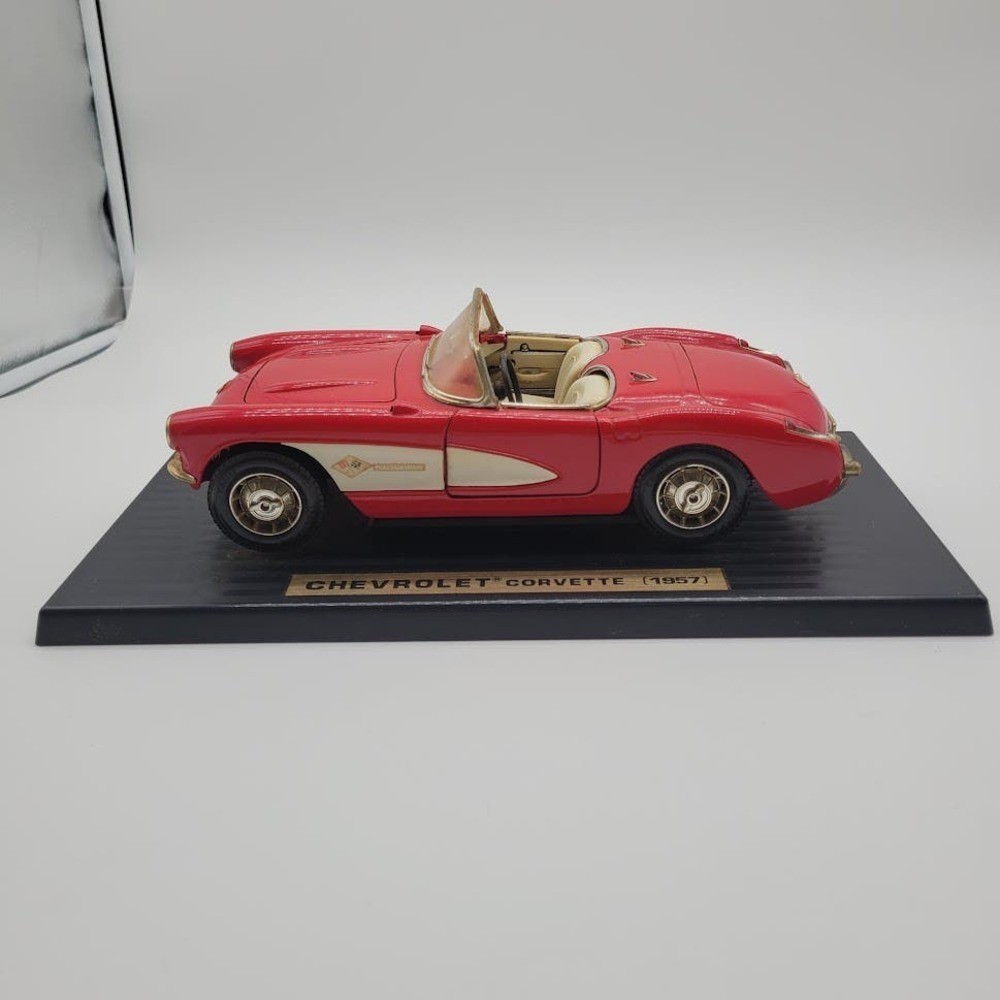 Road Tough 1957 Red Chevrolet Corvette Diecast 1:18 Scale #92018 Display Stand