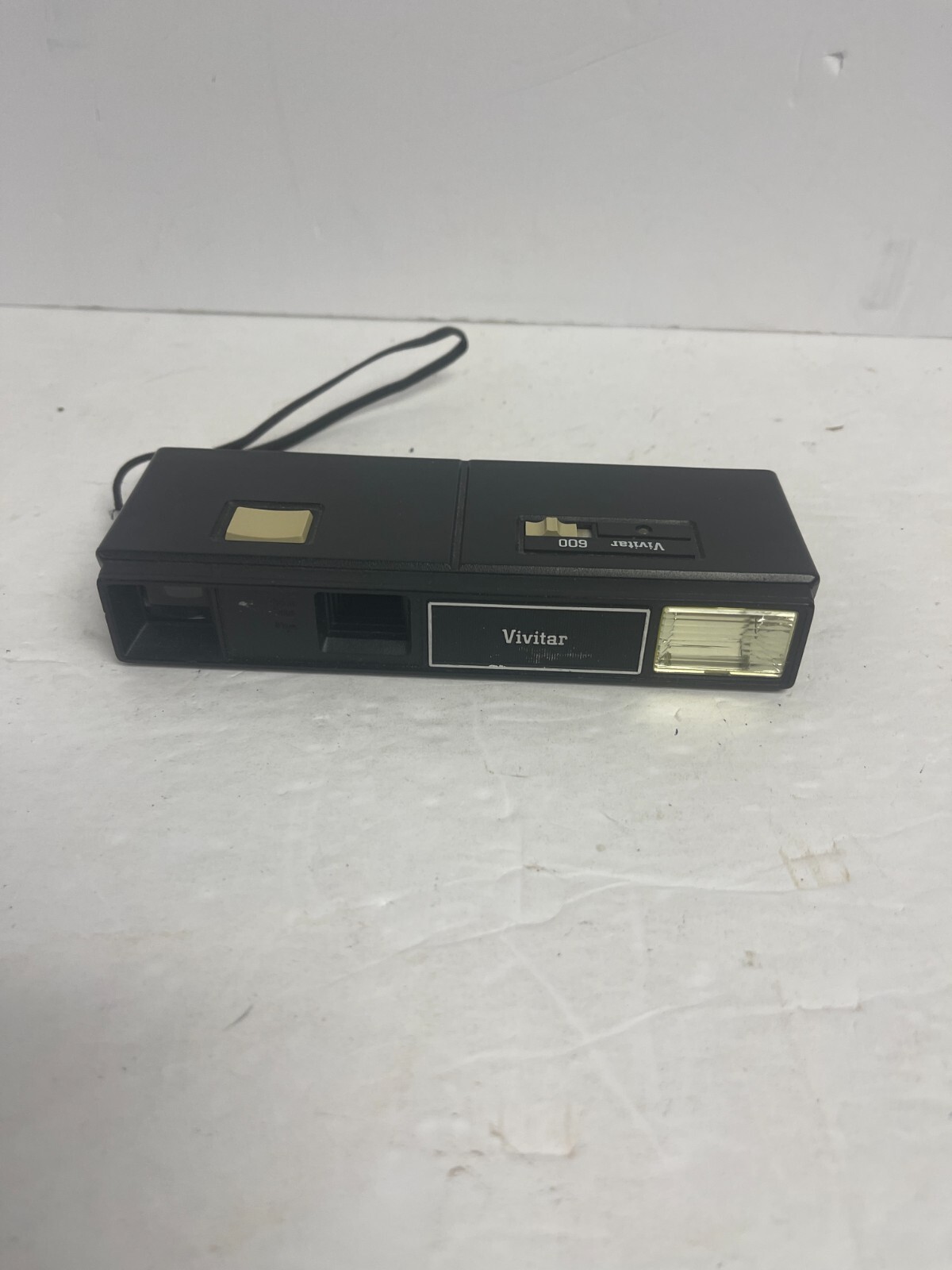 VIVITAR 600 POCKET POINT & SHOOT CAMERA WITH FLASH GOOD CONDITION - EL841