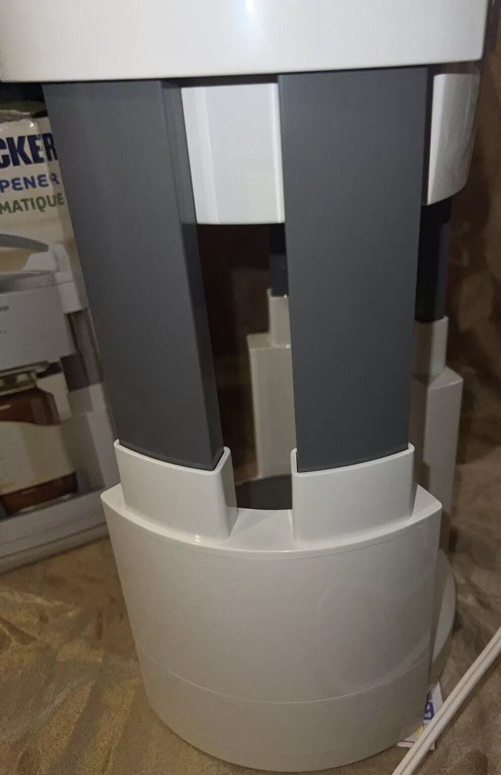 Black & Decker Lids Off Automatic Jar Opener JW200 White EUC
