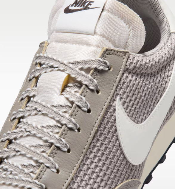 Nike Waffle Racer SE Men's Sneakers in Moon Fossil Colorway
