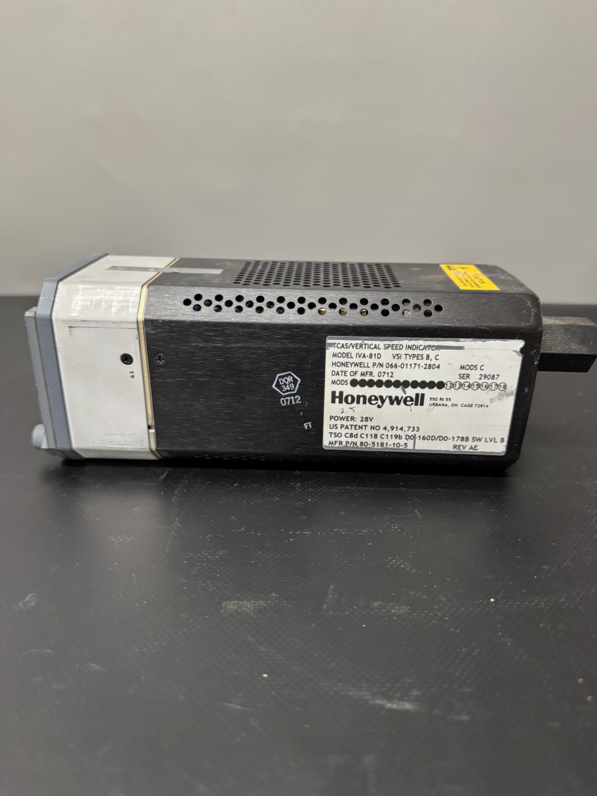 TCAS / Vertical Speed Indicator Model IVA-81D VSI Types B,C