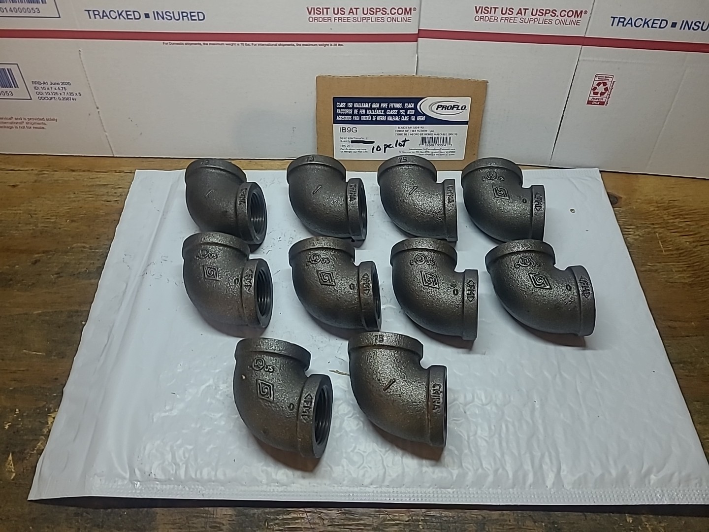 LOT OF (10) 1"BLACK MALLEABLE IRON PIPE THREADED 90° ELBOW FITTINGS ..150 CLASS