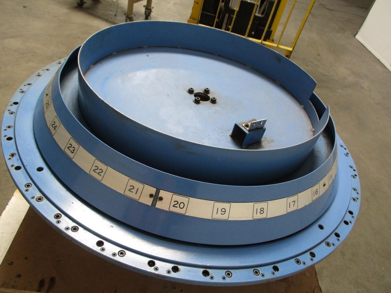 30-POSITION ROTATING INDEXING TABLE 34 IN DIA