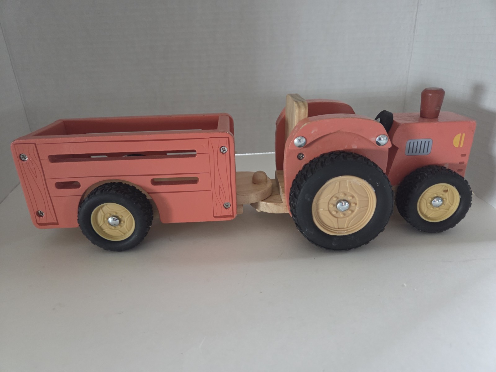 Ningbo Able Farmyard Tractor Wooden Tractor Toy with Removeable Trailer Farm Toy