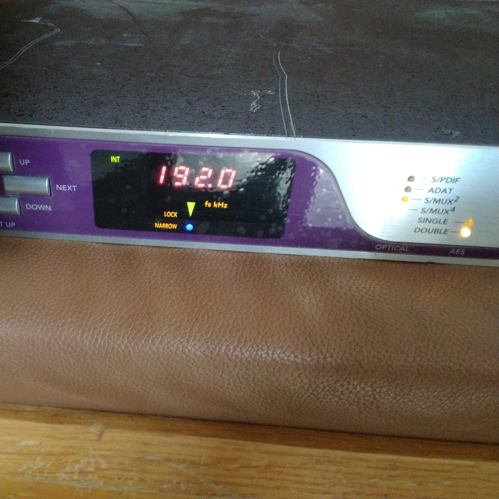 Apogee Big Ben Digital 1U Rackmount Word Clock AES I/O Optical Out BNC