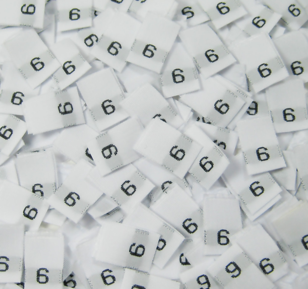 500 PCS WHITE WOMEN TAFFETA WOVEN CLOTHING NUMBER SIZE TAG LABELS - SIZE 6 - SIX