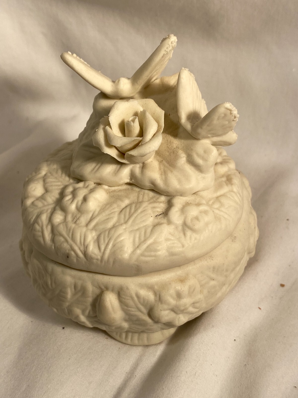 Butterflies and Rose Trinket Box 3.5" Tall X 3.5" Round