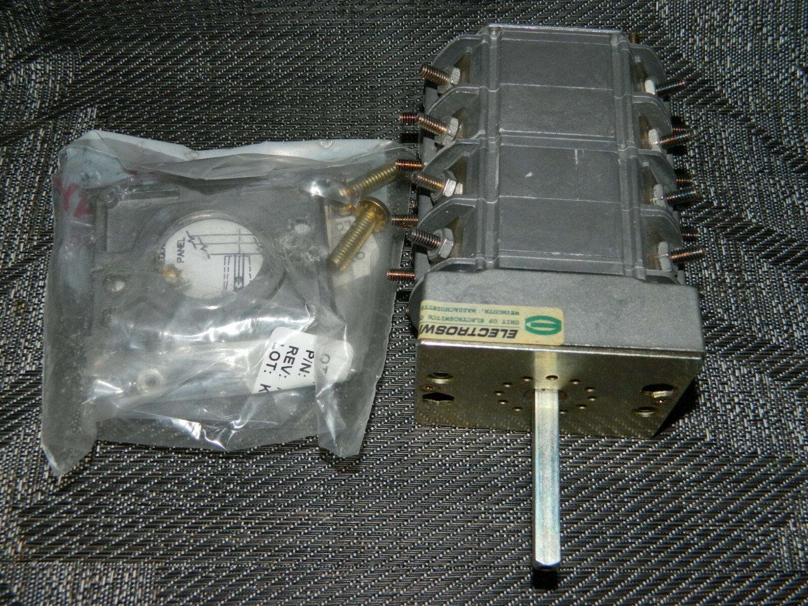 NEW Electroswitch 505A625G01 TYPE W-2 Rotary Switch 600v 8a / 300v 20a
