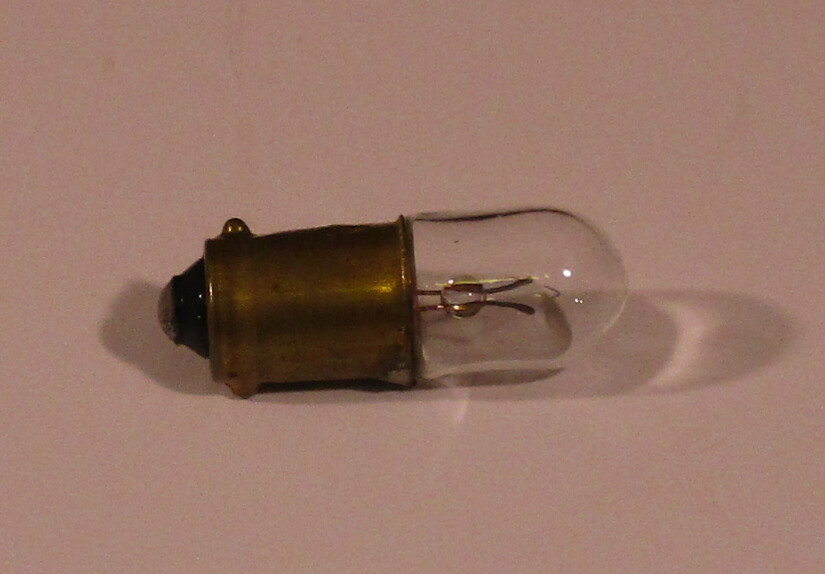FOUR #47 6.3V 0.15A Bayonet Base Radio Amp & Pinball Dial Lamps Pilot Bulbs NEW!