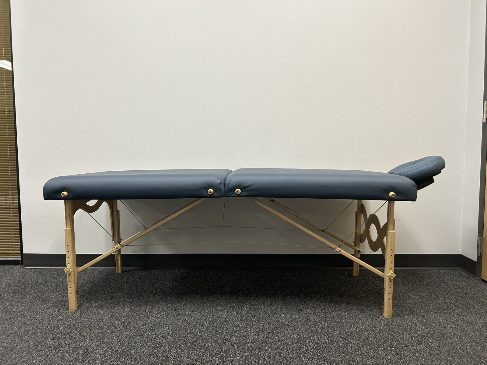 Avalon Earthlite Portable Massage Table with Wooden Fixtures & Head Rest Pillow