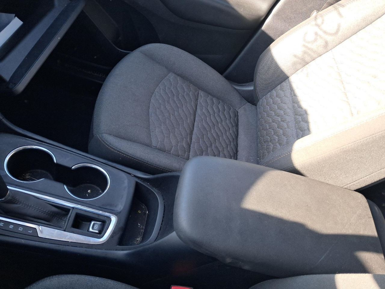 EQUINOX 2018 Glove Box 4894799