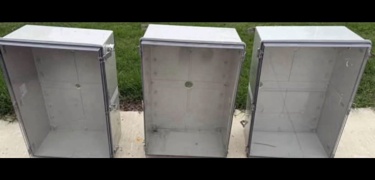 Three Weatherproof Outdoor Electrical Junction Boxes DSE HIBOX NEMA 24"x16"x8"