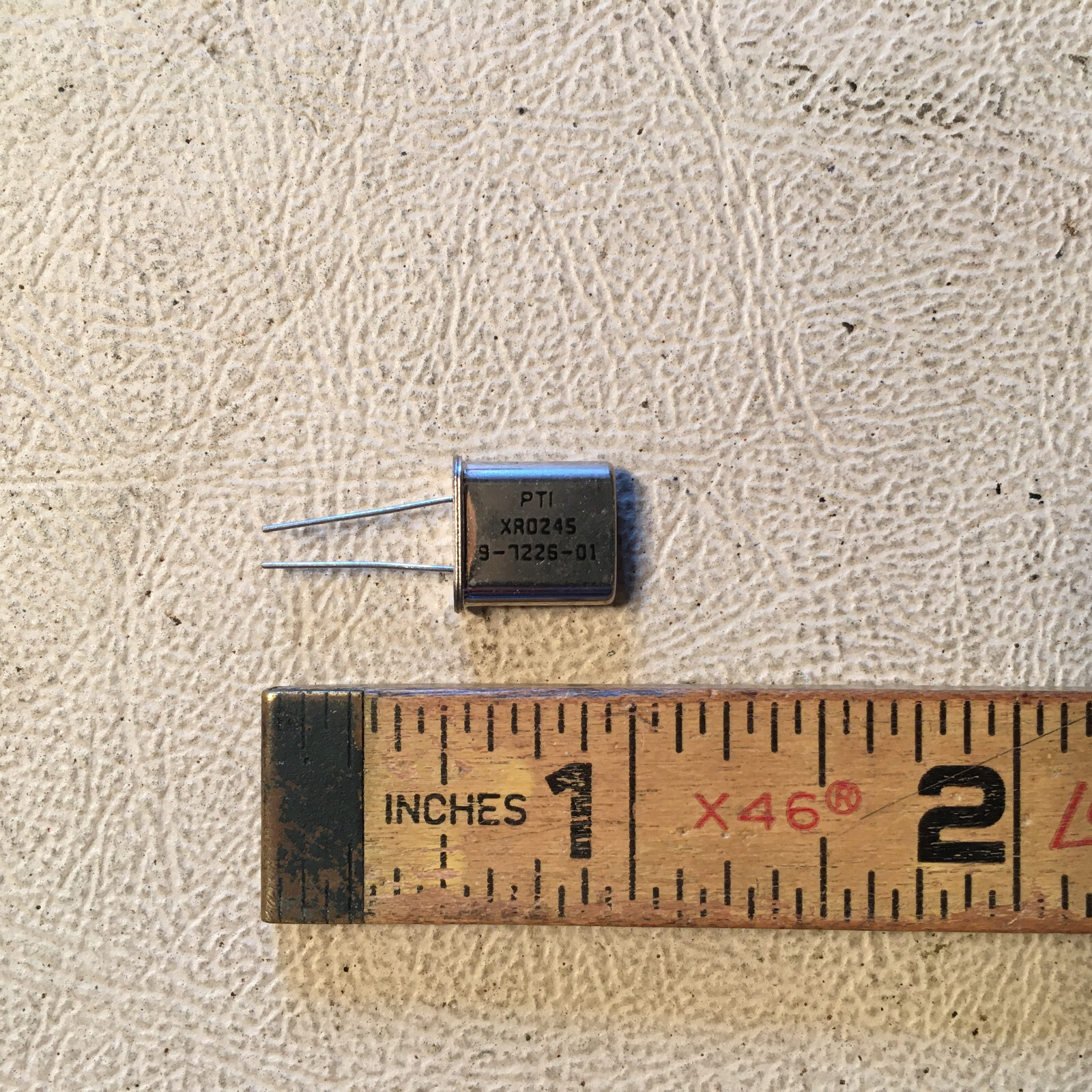 Quartz Crystal 136.25 Mhz, NOS, aka Collins 289-7226-010