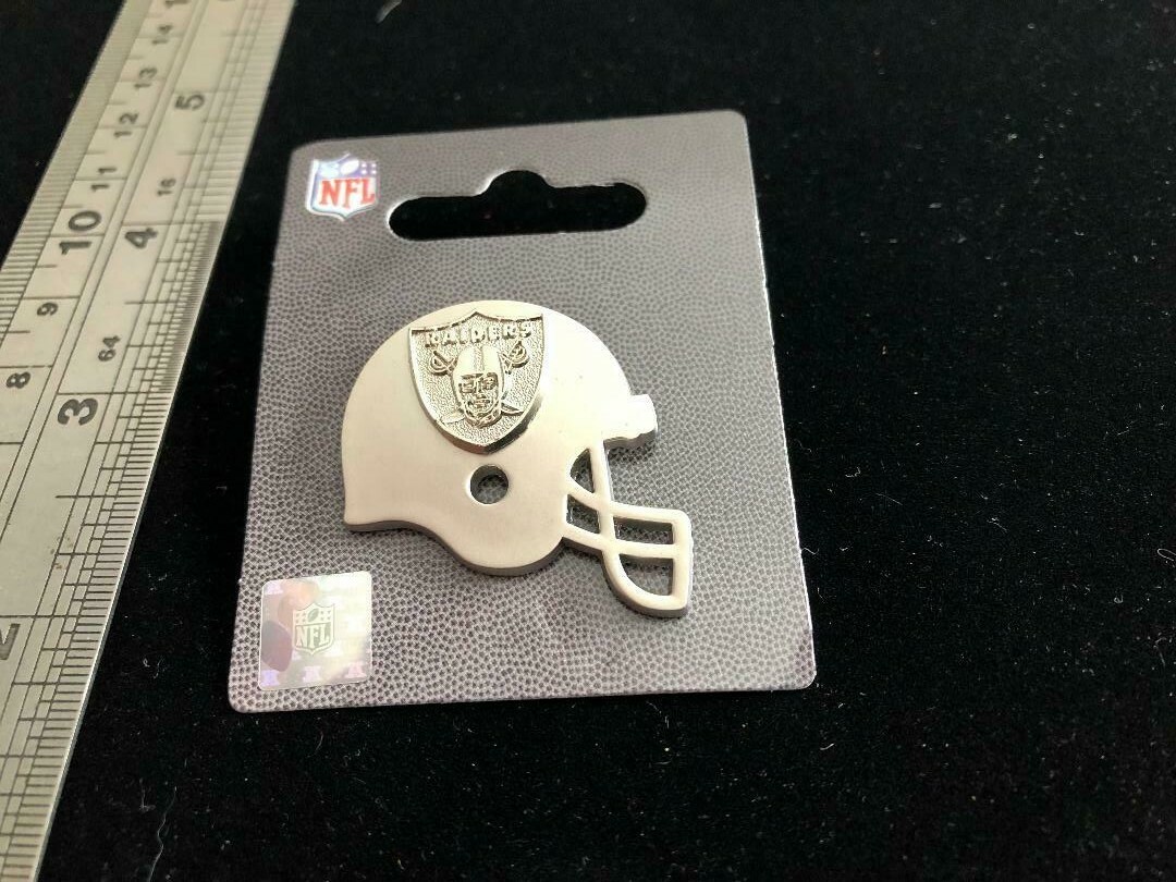 NEW - Raiders Special 3-D Logo Helmet Pin - Oakland Los Angeles Las Vegas NFL