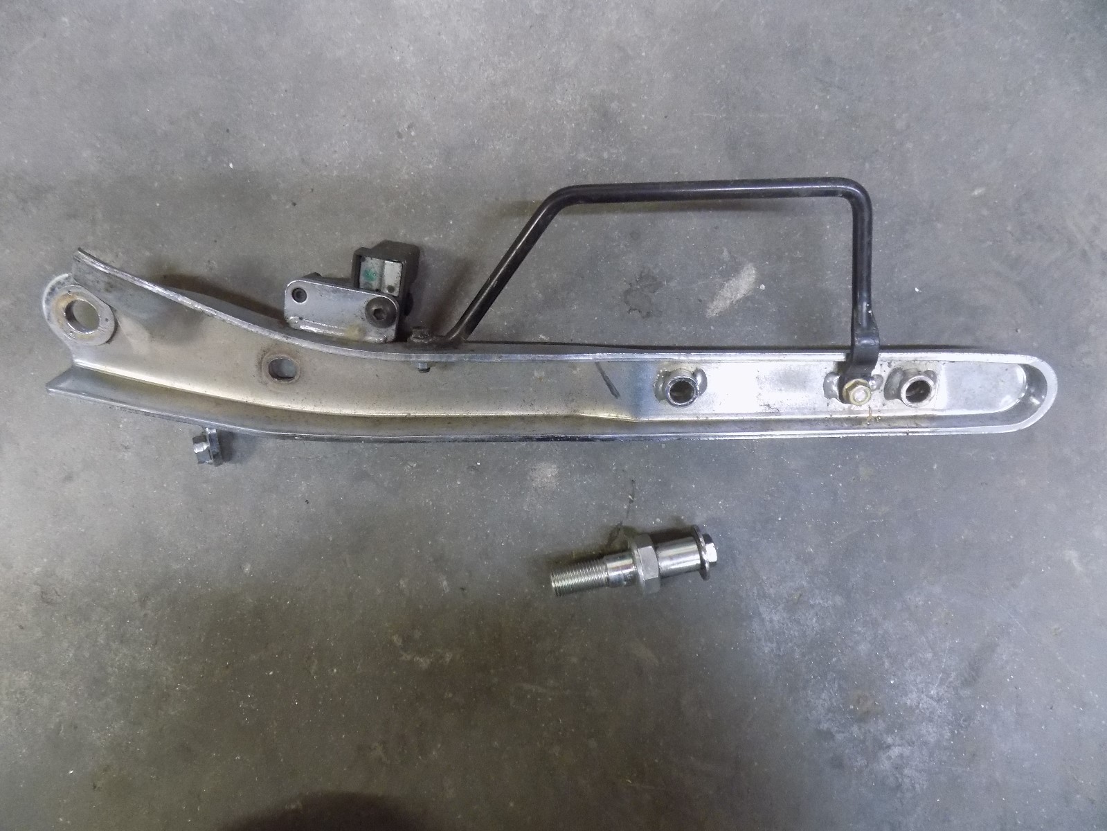 2001 HONDA SHADOW 1100 LEFT REAR SUPPORT SUBFRAME VXT1100 VXT SABOR 01