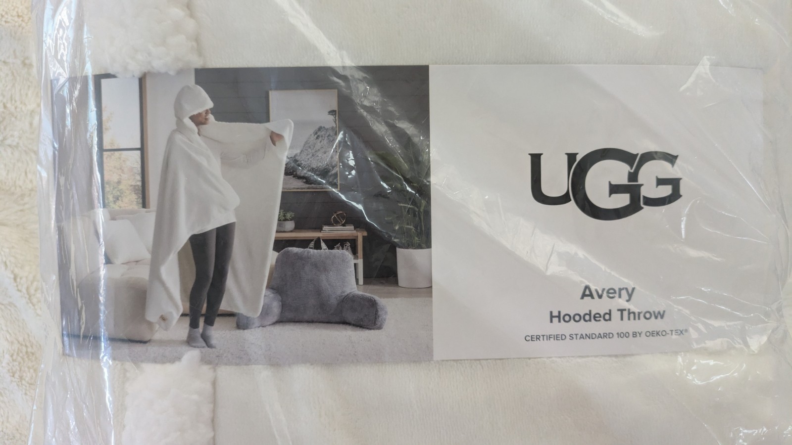 UGG Avery Hooded Throw Blanket White 50"x60" White  100% Polyester NWT