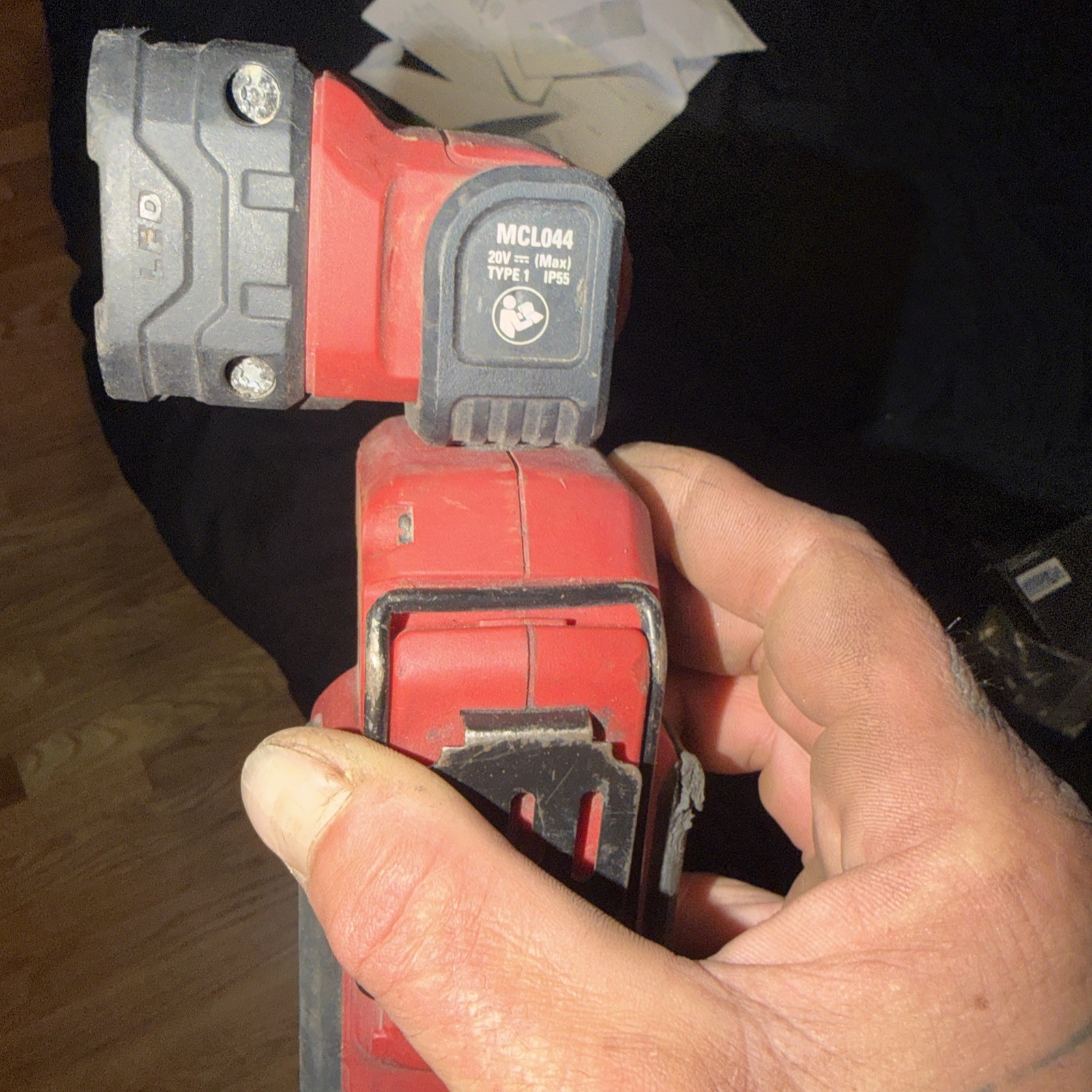 MAC TOOLS MCL044 RED/BLACK 20V LI-ION HANDHELD LED WORK LIGHT (G29019354) Tool O