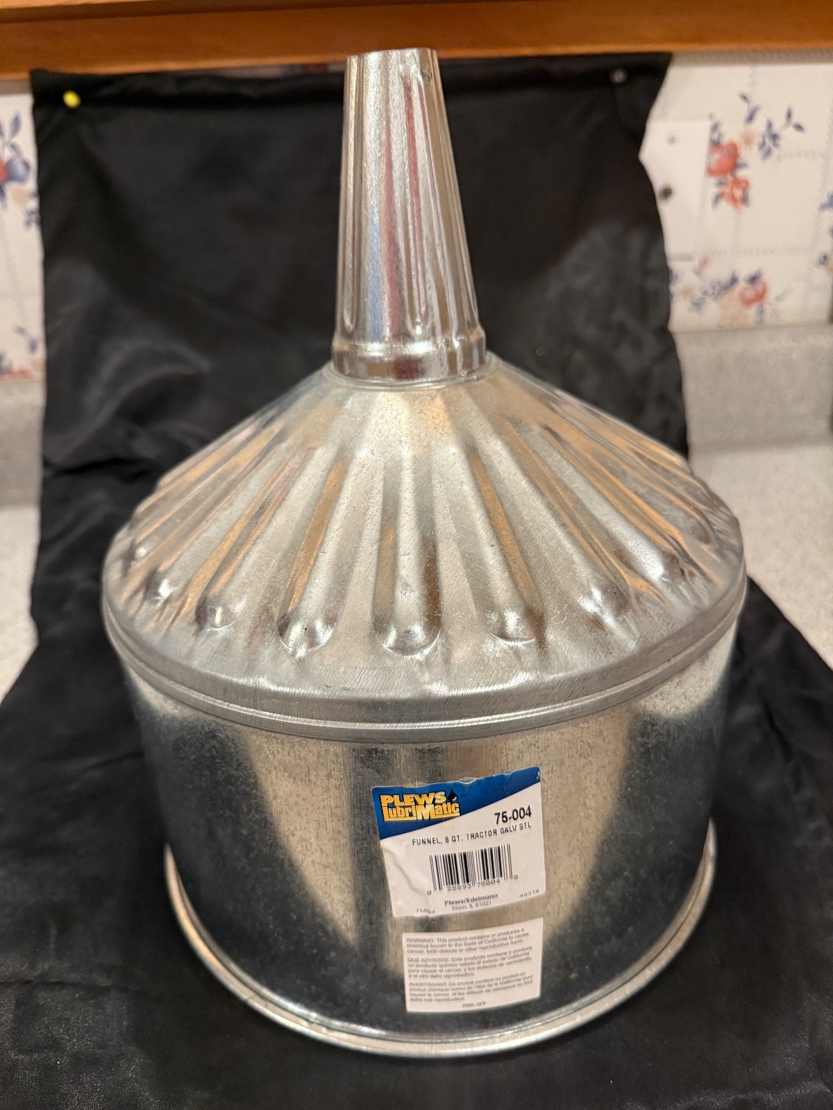 Plews/Lubrimatic 75-004 9-1/2" Diameter 11 3/4" Long 8 Quart Galv Steel Funnel