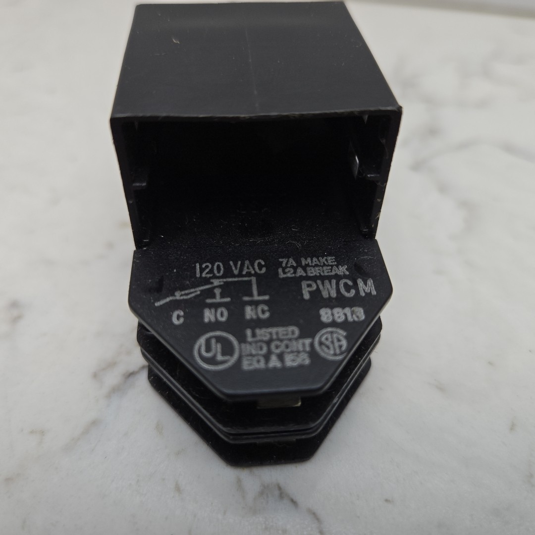 4 Pack Micro Switch PWSBM101 Selector Switch w/ PWCM and PWCE Contact Blocks