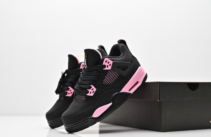 NEW Kids Jordan 4 “Pink Thunder” Size US 8C-3Y