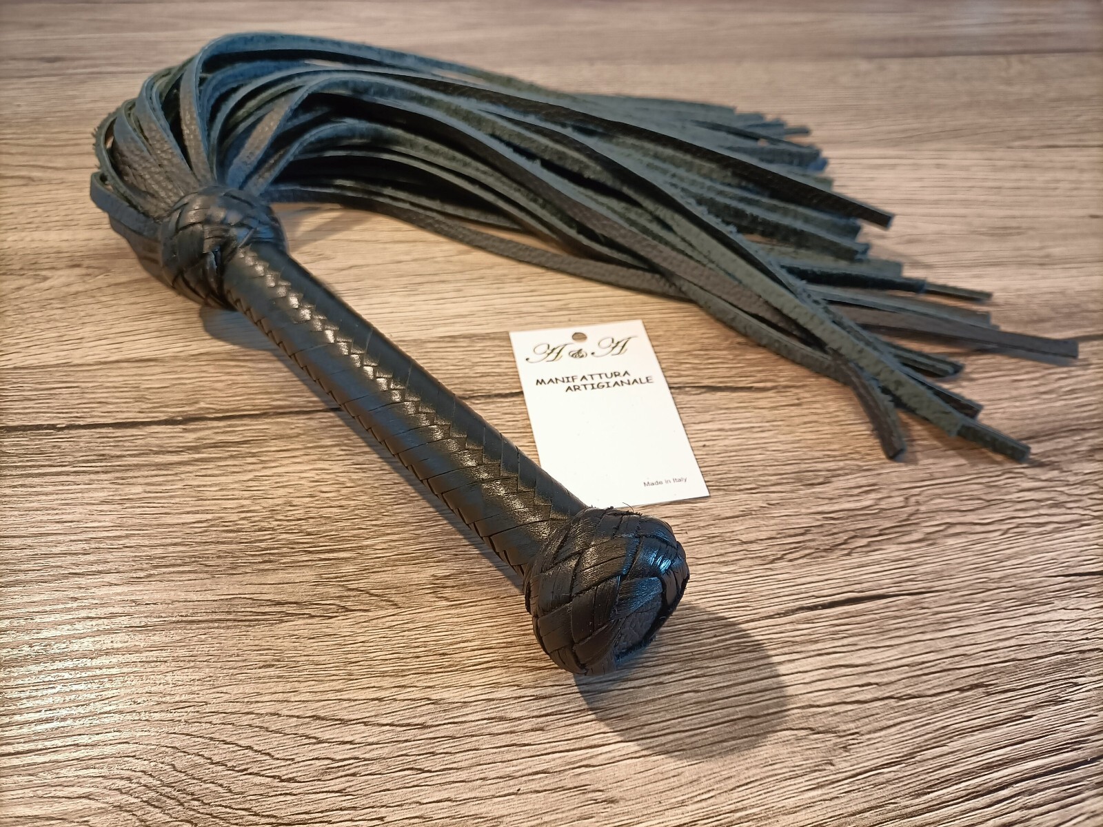 Flogger ITALIAN Cowhide High-Quality Handcrafted BDSM