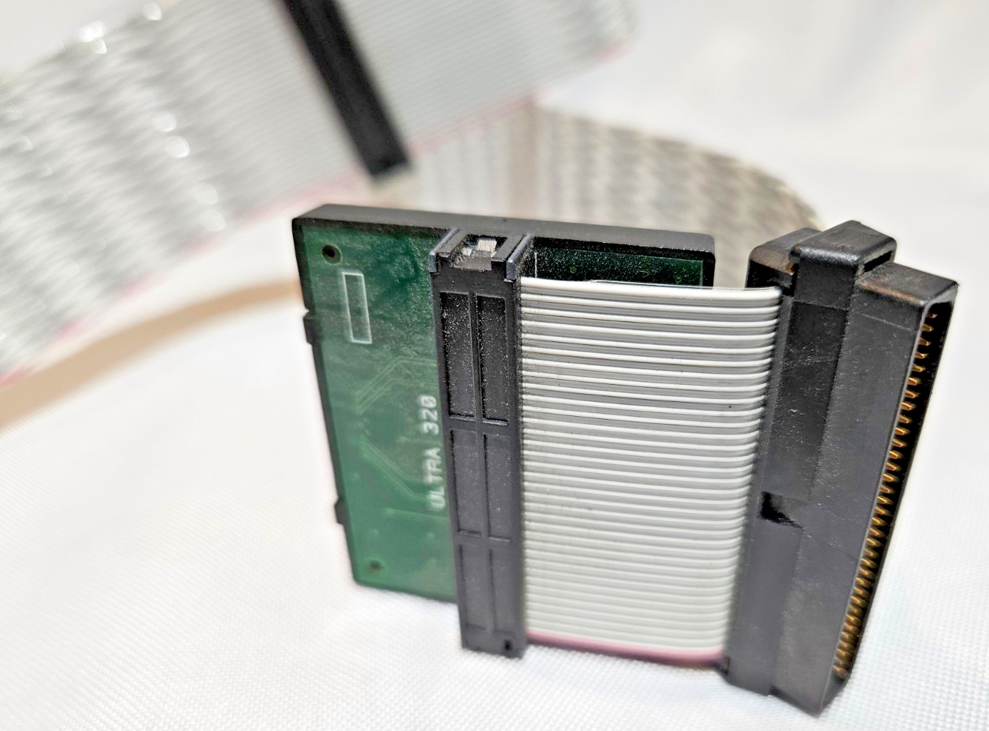 HP 350141-001 2 drops 52" SCSI U320 Cable