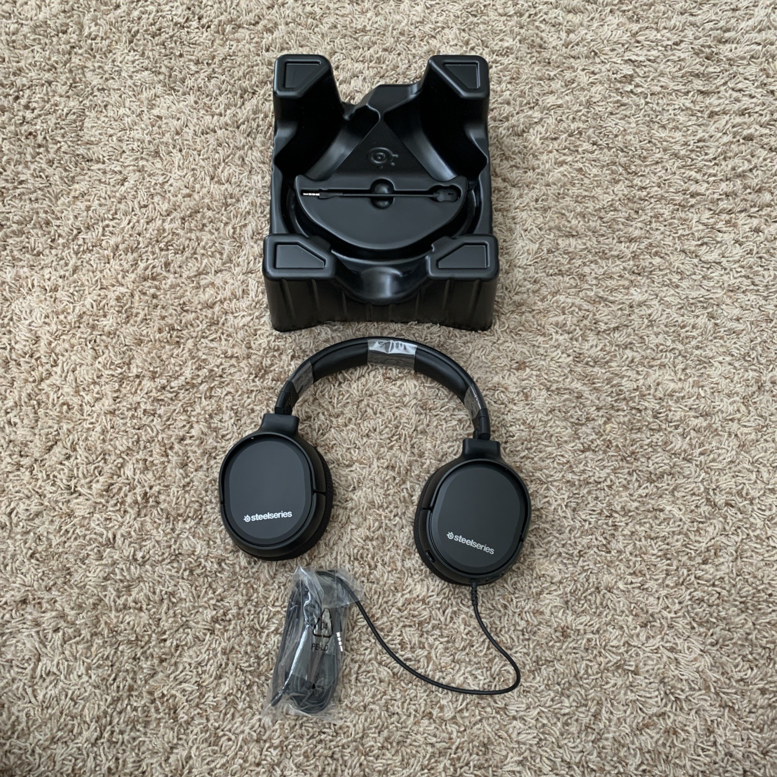 NEW SteelSeries Arctis 1 Black All Platform Wired Gaming Headset W/ Microphone!
