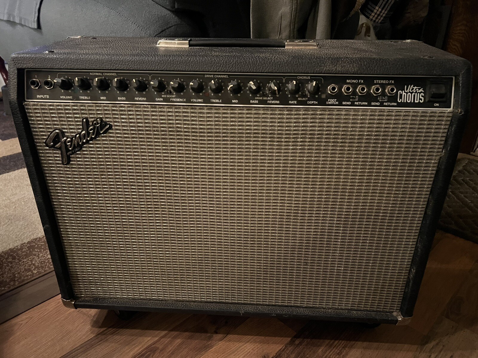 *FOR PARTS OR REPAIR* Fender Ultra Chorus Amplifier PR204 Guitar Amp