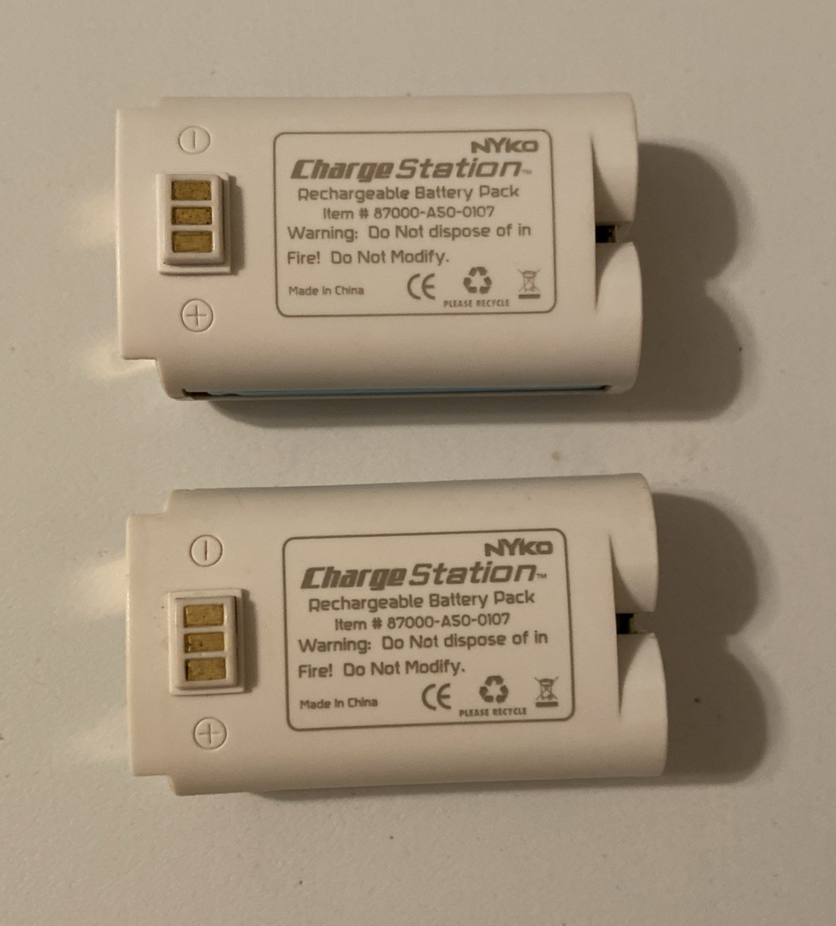 Nyko Rechargeable Battery Pack Charge Station Nintendo Wii Lot of 2