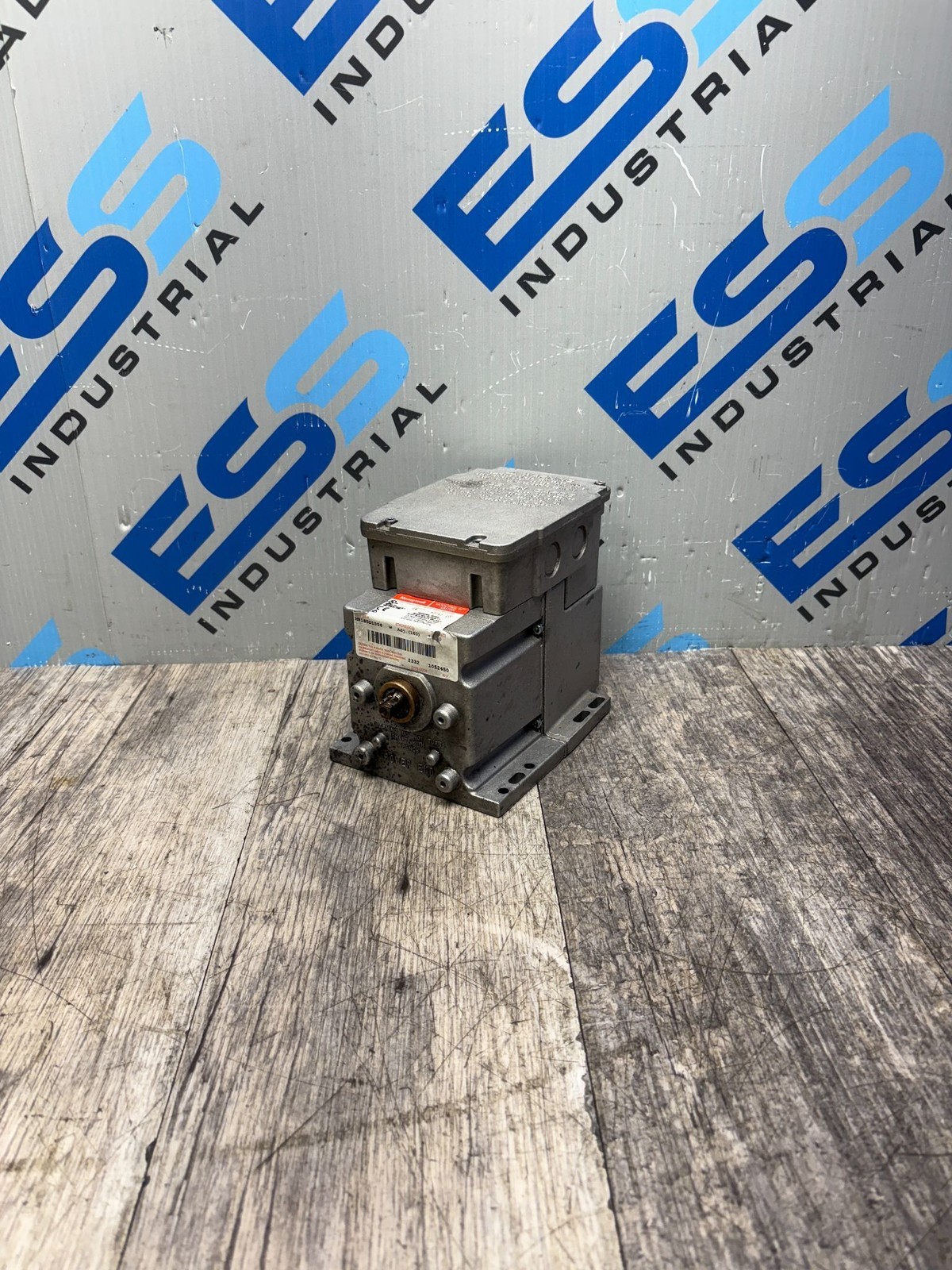 HONEYWELL MODUTROL IV 24V SPRING-RETURN ELECTRIC MOTOR/ACTUATOR M8185D1006/U