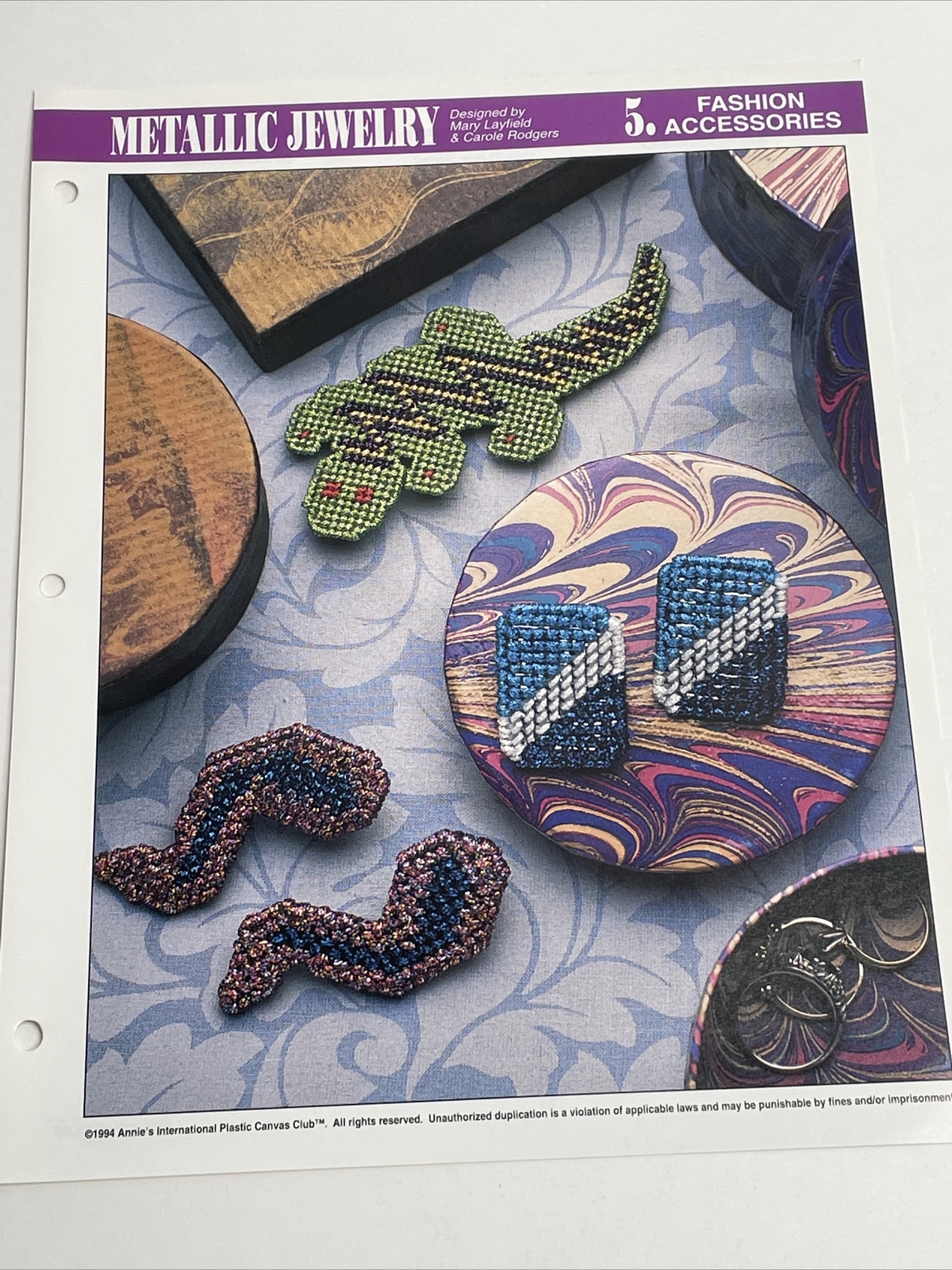 Annie's Attic Metallic Jewelry Gecko Pin Earrings  Plastic Canvas Pattern