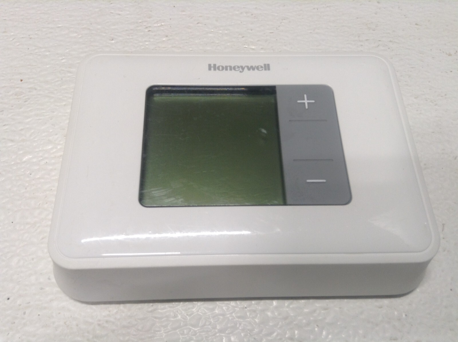 Honeywell RTH51601003 Non-Programmable Thermostat
