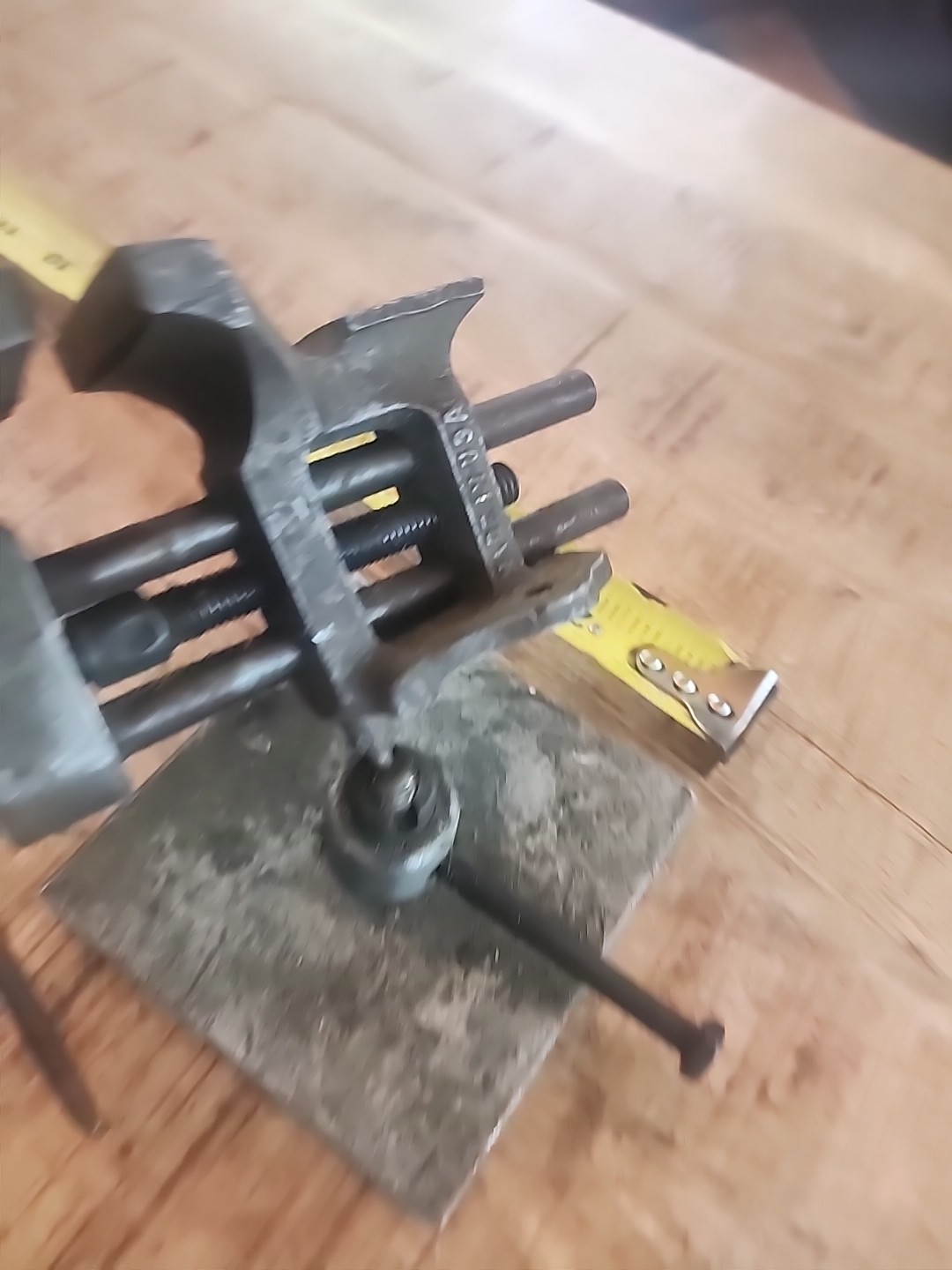 Vintage Aluminum Machinist Vise Tilting Pivot Base Drill Press 2.25 in wide jaw