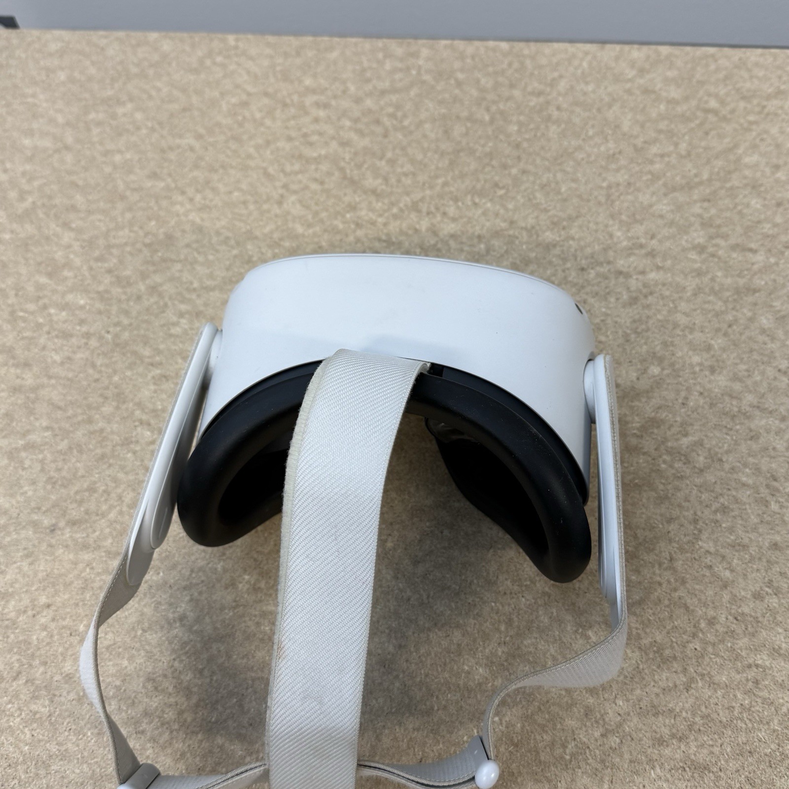 Meta Quest 2 VR Headset 128GB w/ Controllers / Regular Strap - Tested Works