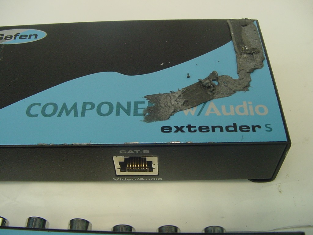 GEFEN COMPONENT w/AUDIO EXTENDER TRANSMITTER & RECEIVER - NO POWER CORDS