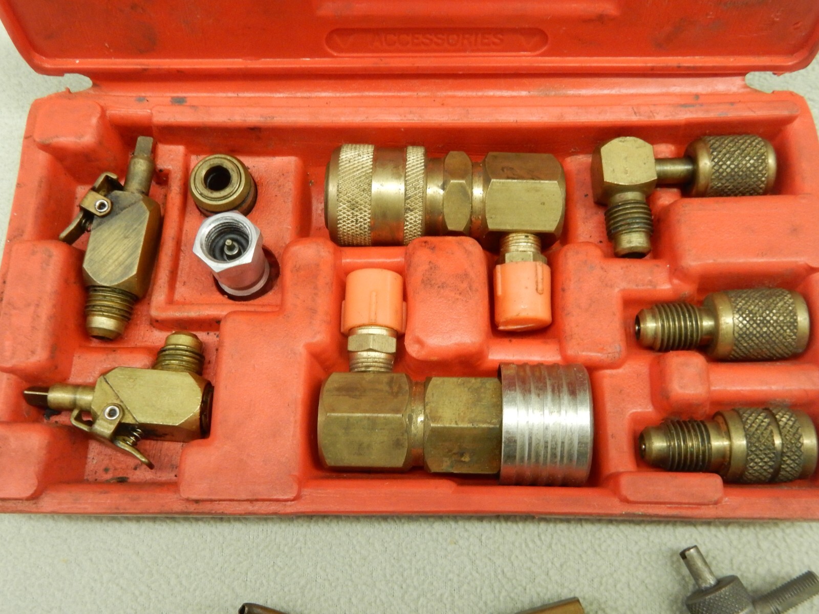 BLUE-POINT USA AIR CONDITIONING ADAPTOR SET PB45A + EXTRAS