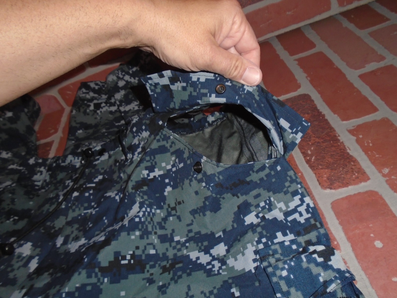 US NAVY MENS WET WEATHER PANTS USED 1 TIME-SEE PICTURES FIRST