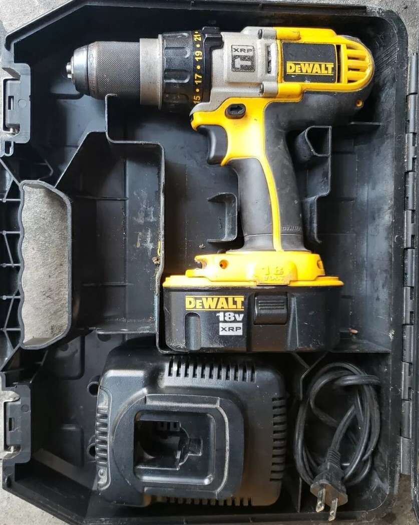 Dewalt 18V DCD950 XRP 1/2” Cordless Hammer Drill  W/ Charger/ Battery/ Case