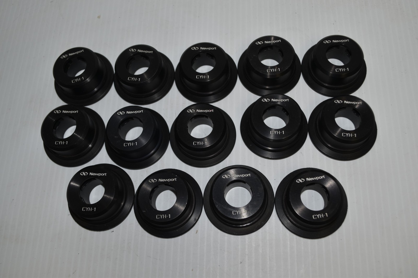 *JM* NEWPORT CYH-1 CYLINDRICAL LENS HOLDER LOT OF 14 (QEG95)