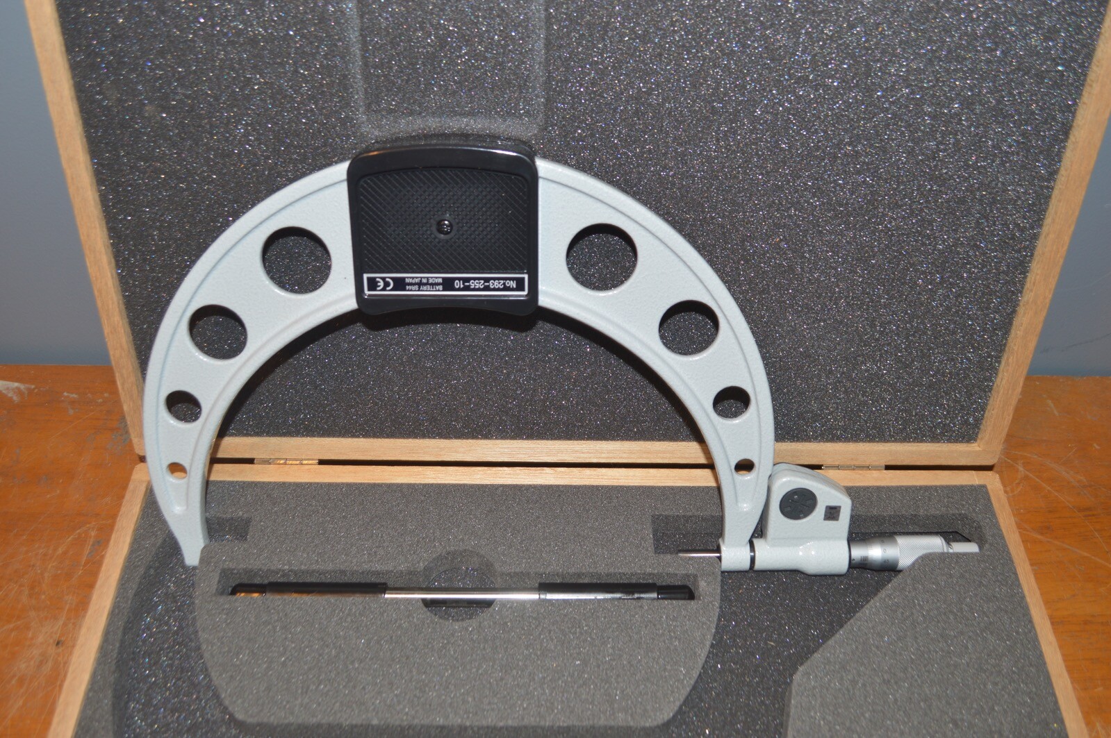 Mitutoyo Digital Micrometer 293-255-10 225-250mm