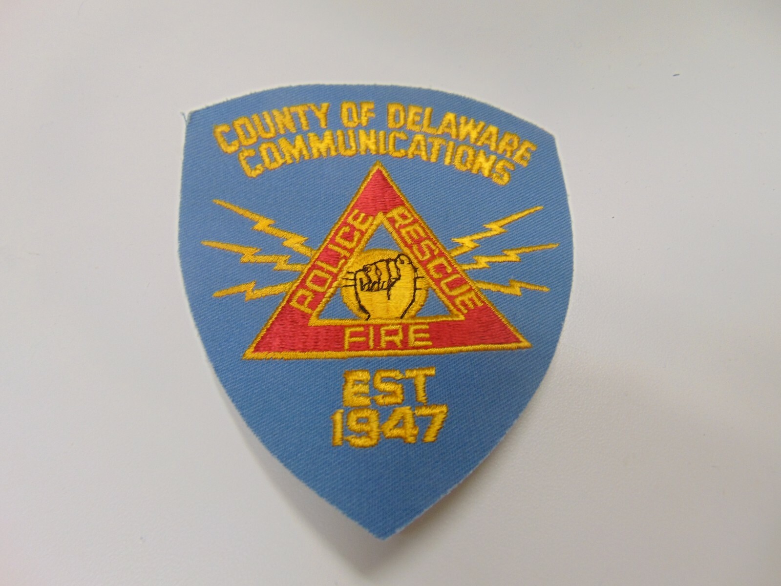 PATCH SEW ON OLDER COUNTY OF DELAWARE COMMUNICATIONS POLICE RESCUE FIRE EST 1947