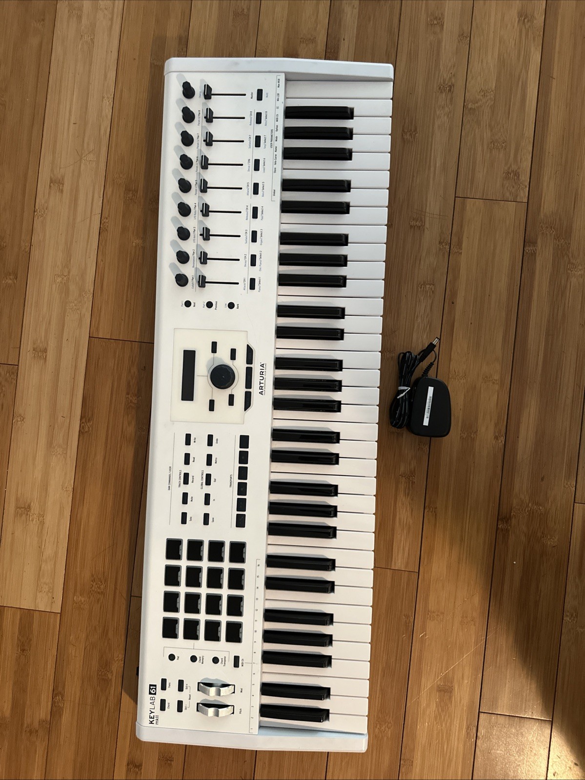 Arturia KeyLab 61 mkII 61-Key Semi-Weighted MIDI Controller USB/MIDI DIN