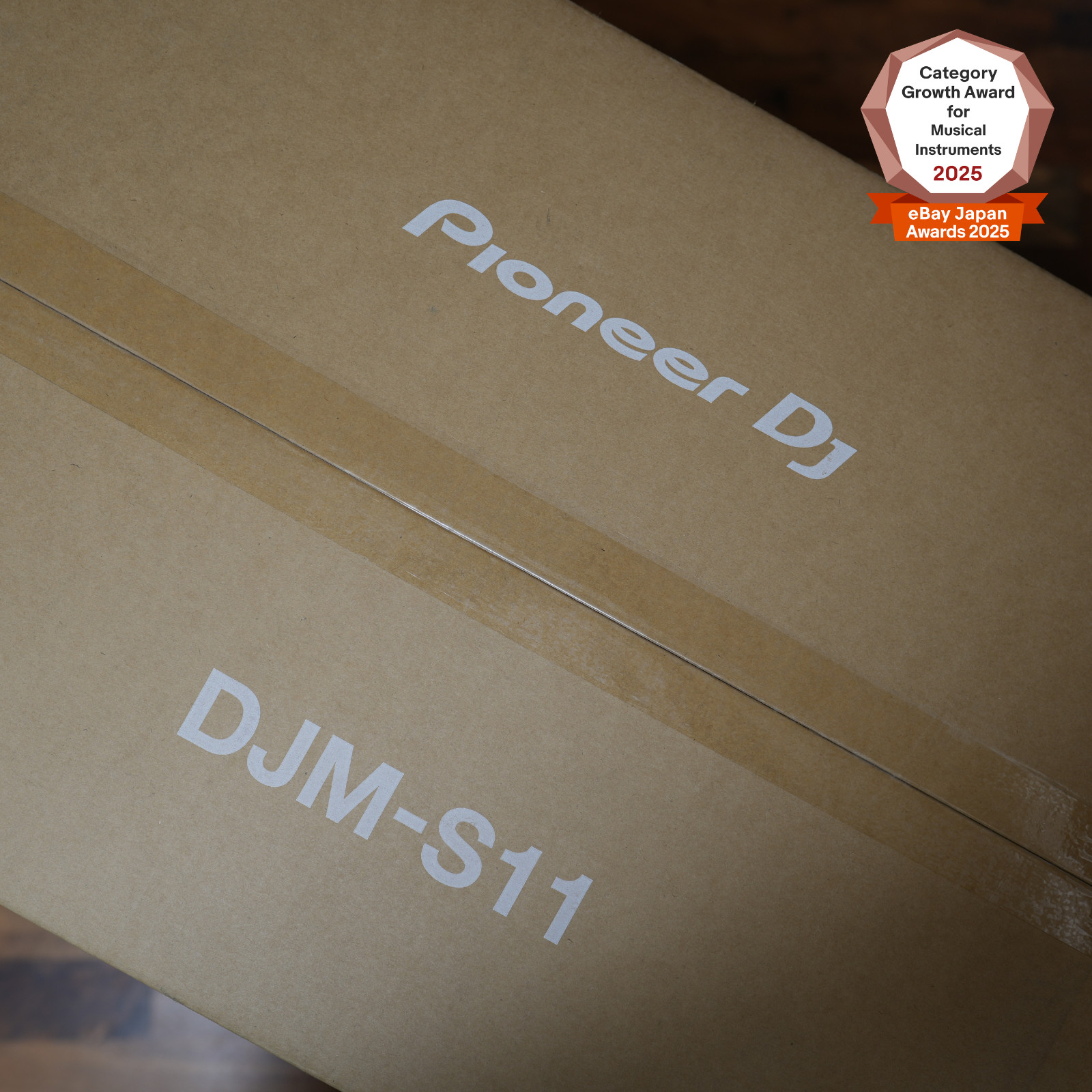 Pioneer DJ DJM-S11 Professional scratch style 2-channel DJ mixer Black