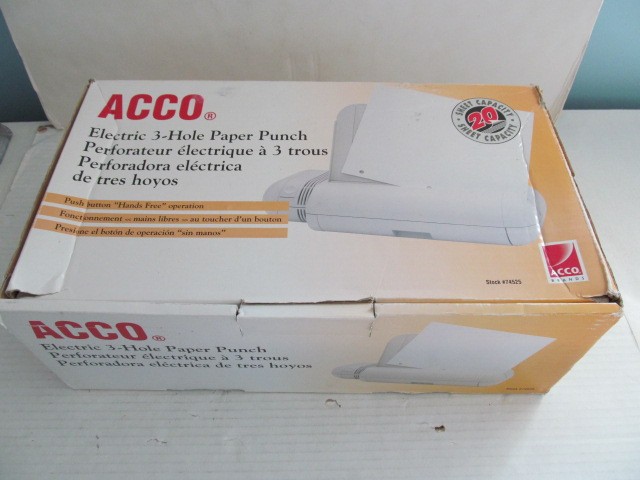 ACCO Electric 3-Hole Paper Punch Model 525, Punches Up to 20 Sheets of 8.5 x 11"