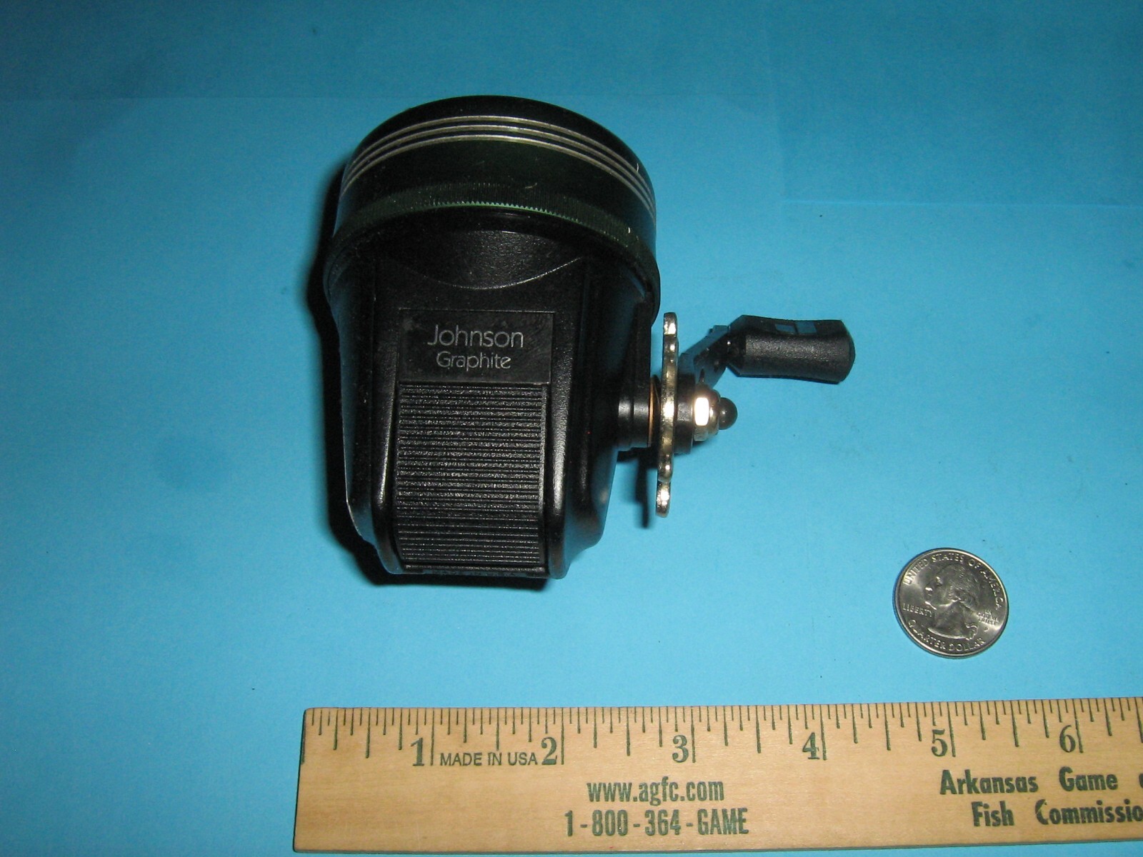 VINTAGE JOHNSON CENTURY 225 GRAPHITE SPIN CAST REEL