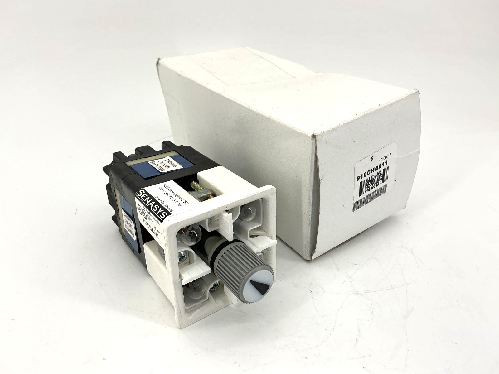 New Senasys 910CHA011 Illuminated Selector Switch 4-Pos Coil: 120VAC 50/60HZ