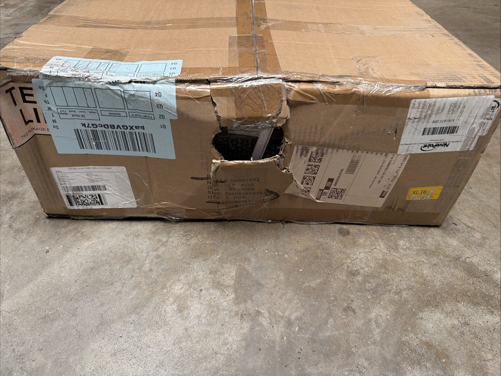 NavePoint 15U Wall Mount Network Cabinet Rack Glass Door - New In Box