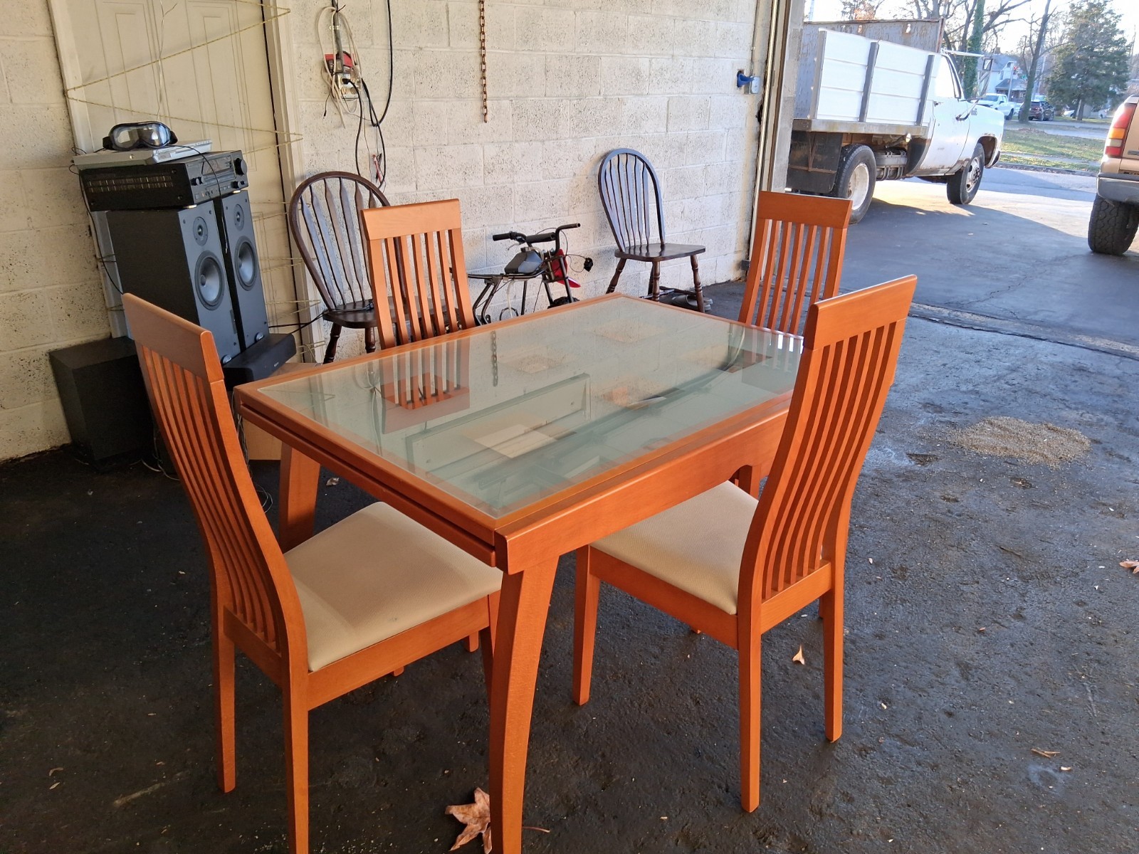 Nice & Smooth Light Brown Table With Matching Chairs