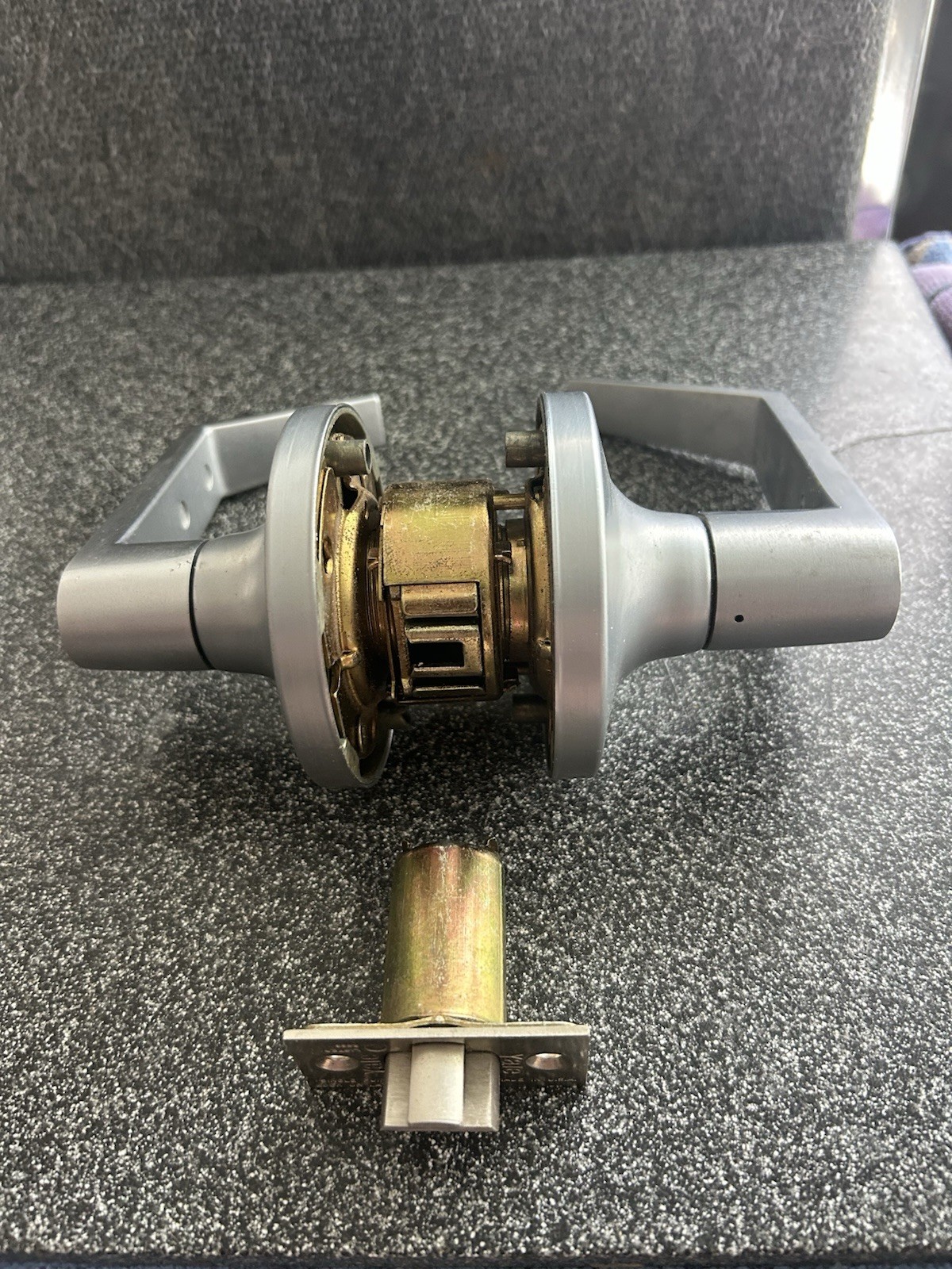 Yale HD Cylindrical 626 Classroom Lever Cylindrical LockSet 5400 LH Series. Used